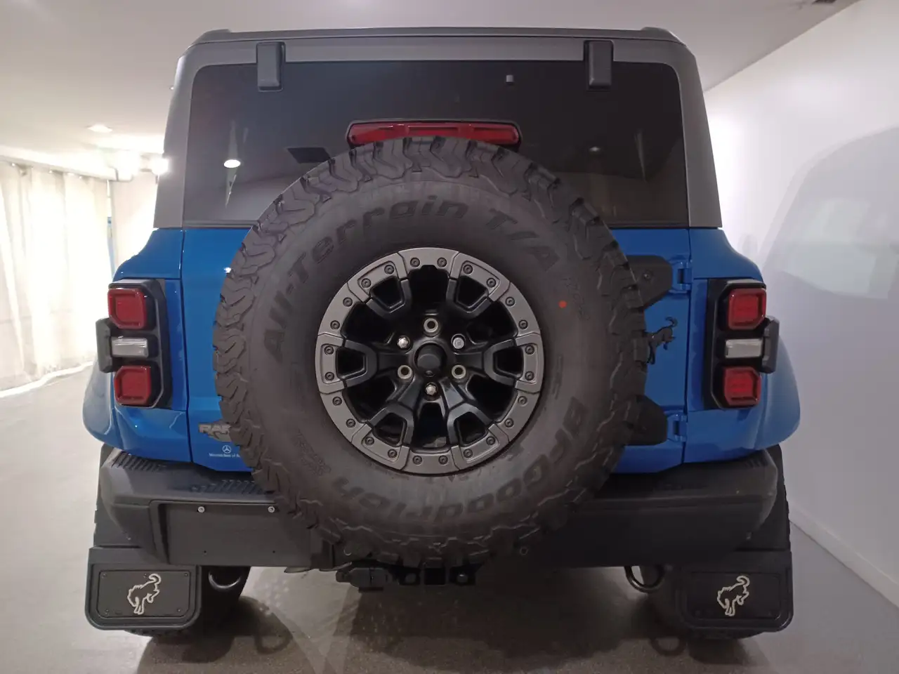 Ford Bronco - Image 23