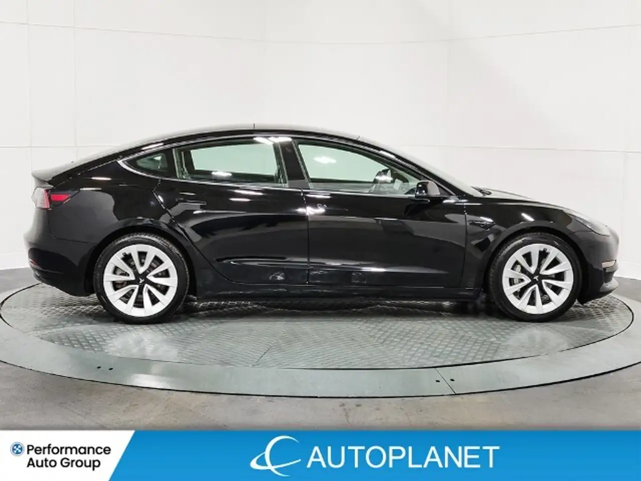 Tesla Model 3 - Image 18