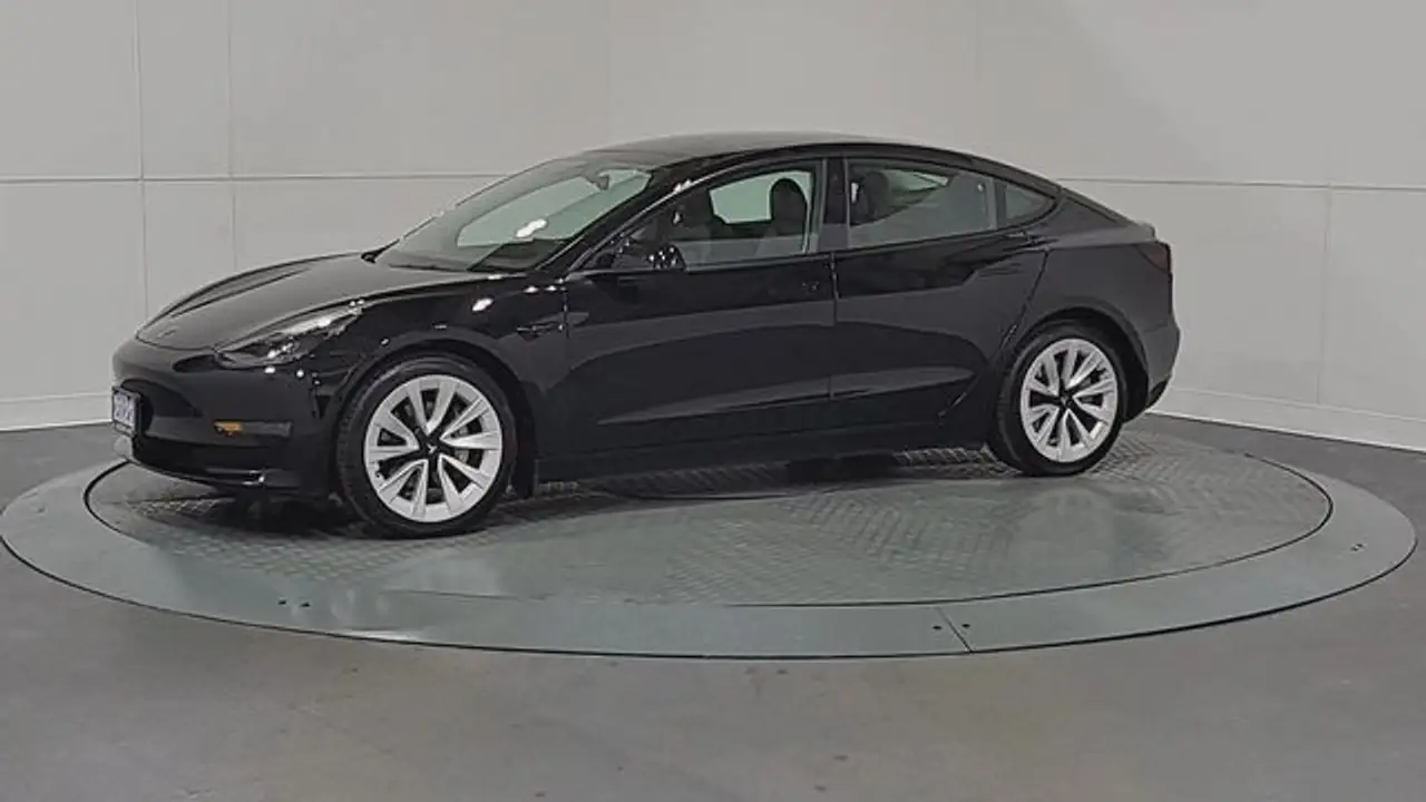 Tesla Model 3 - Image 5