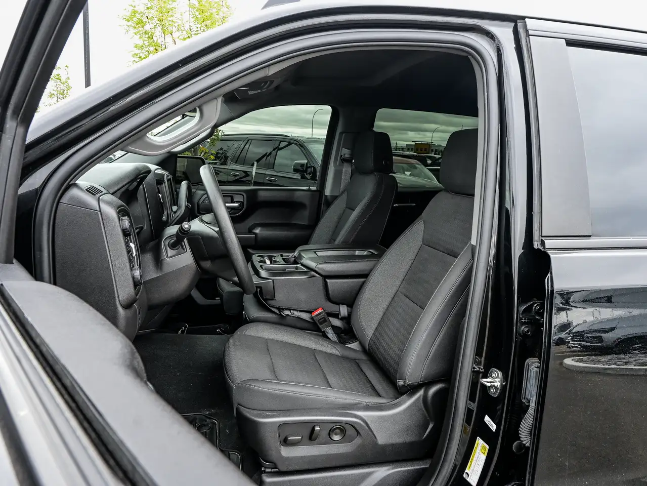 Chevrolet Silverado 1500 - Image 16