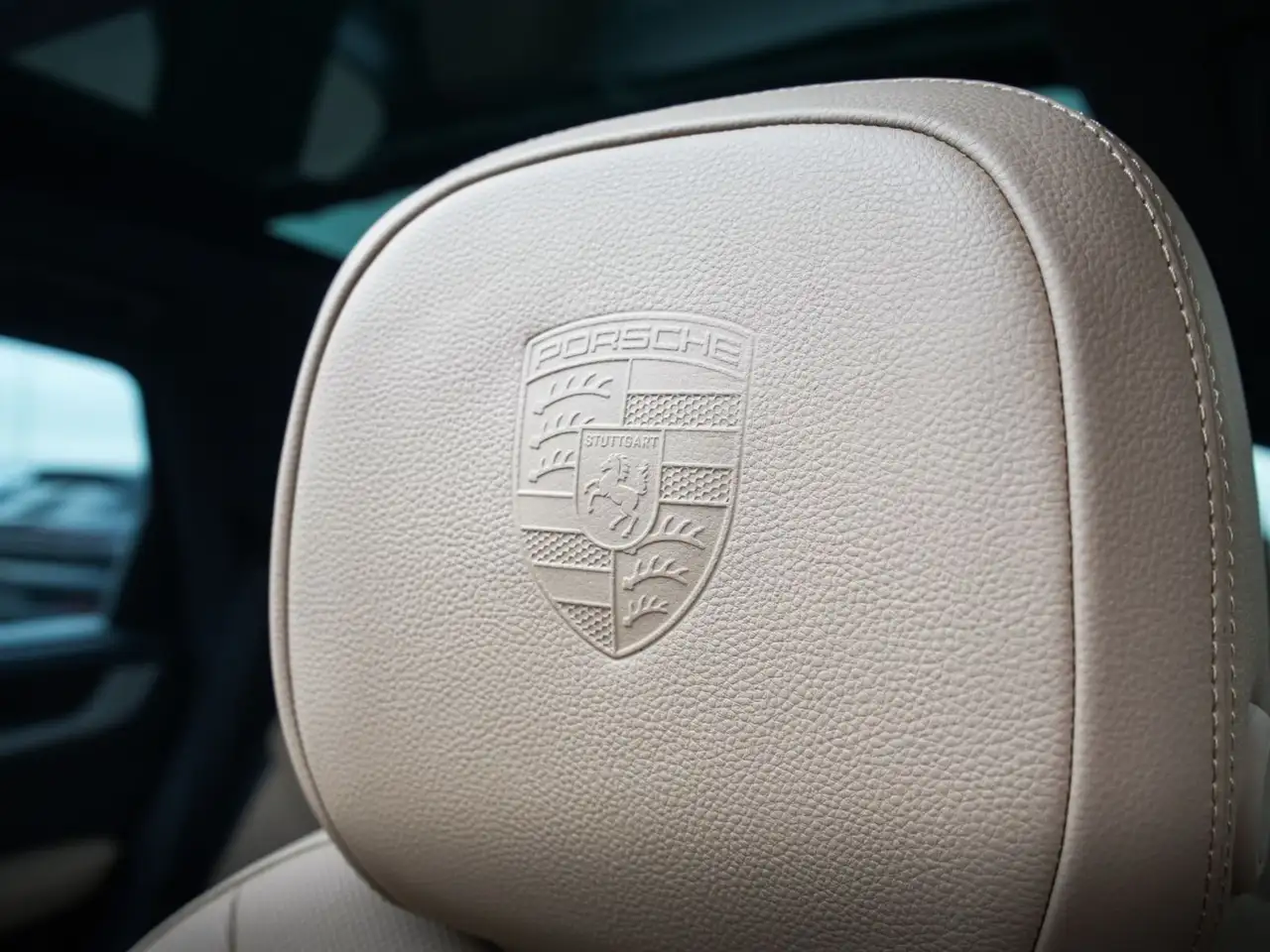 Porsche Cayenne - Image 31