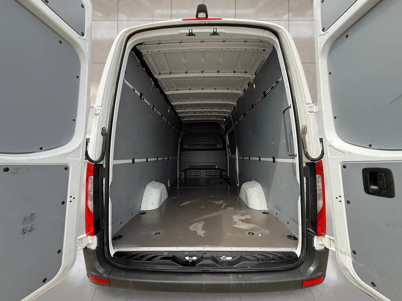 Mercedes-Benz Sprinter - Image 6
