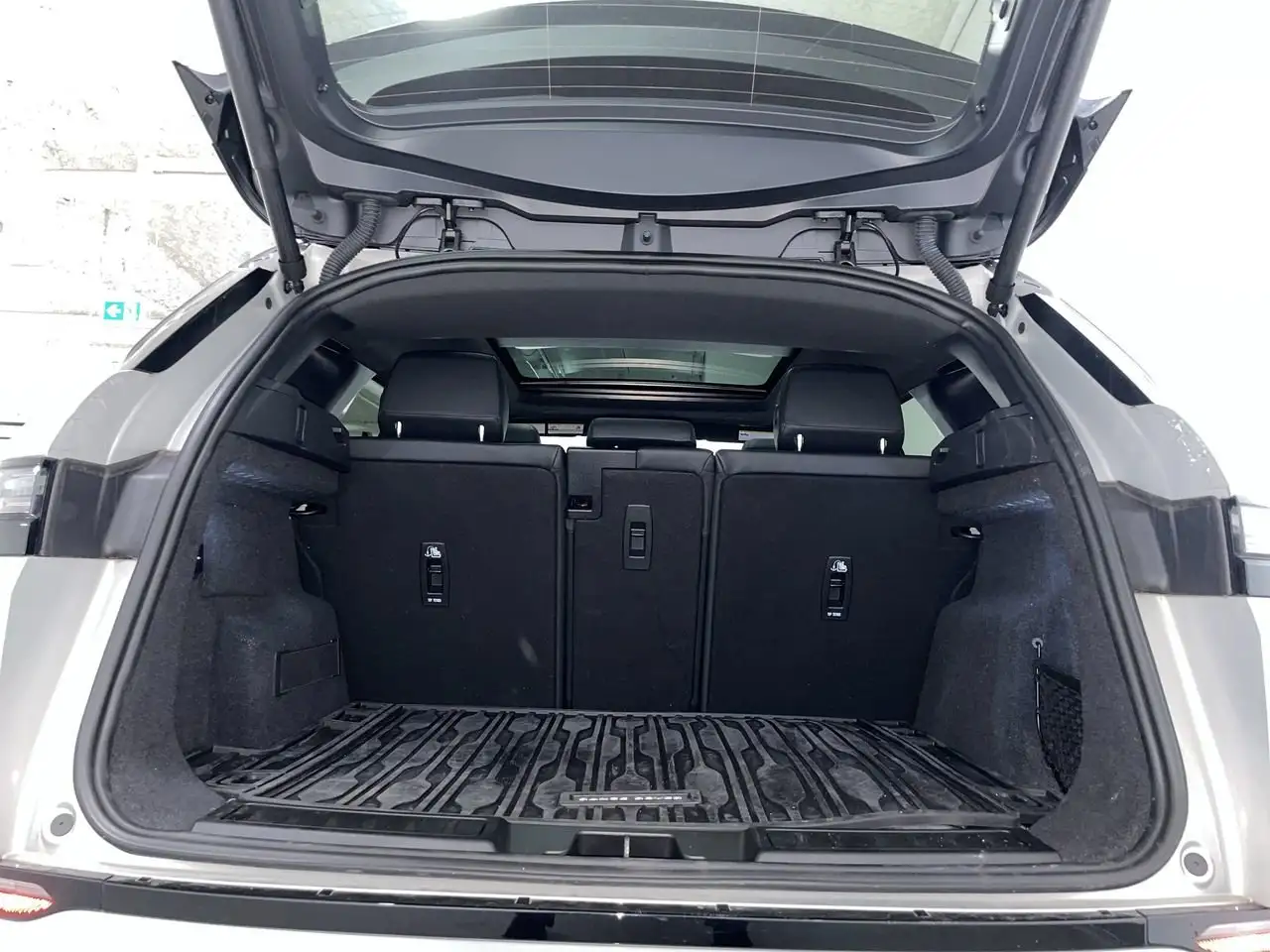 Land Rover Range Rover Evoque - Image 32