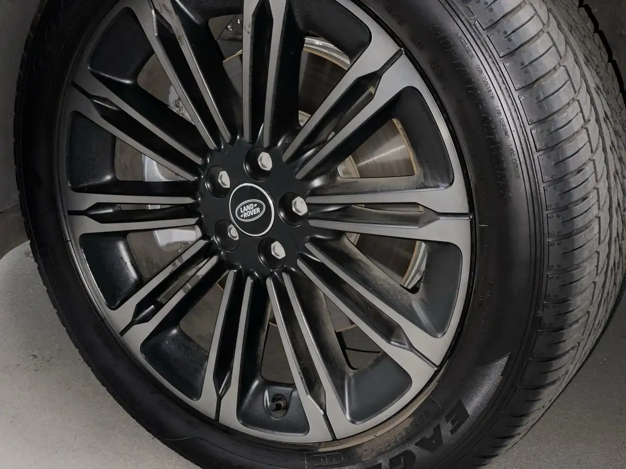 Land Rover Range Rover Evoque - Image 18