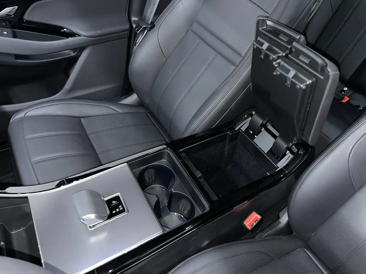 Land Rover Range Rover Evoque - Image 29