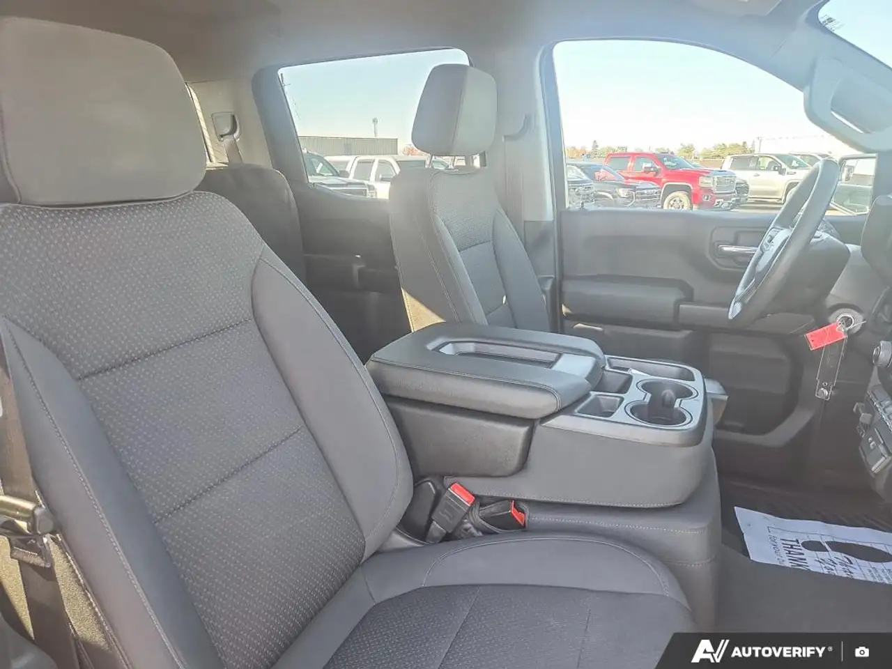 Chevrolet Silverado 1500 - Image 22