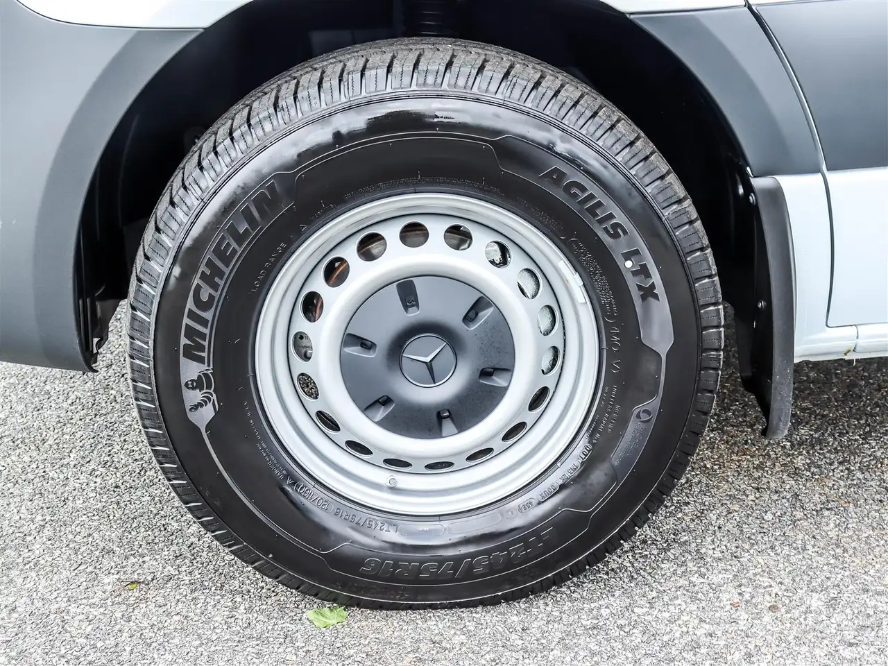 Mercedes-Benz Sprinter - Image 25