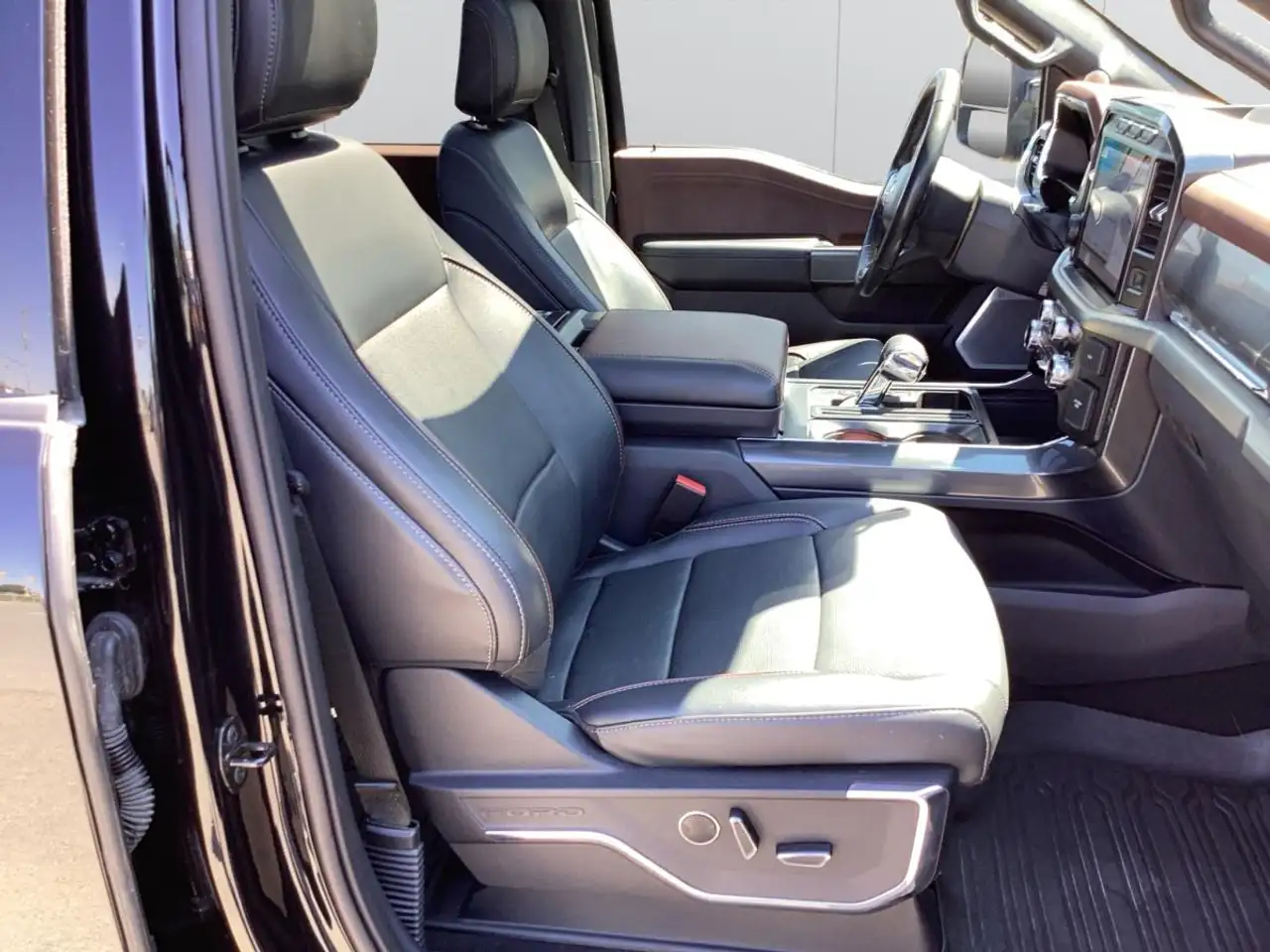 Ford F-150 - Image 21