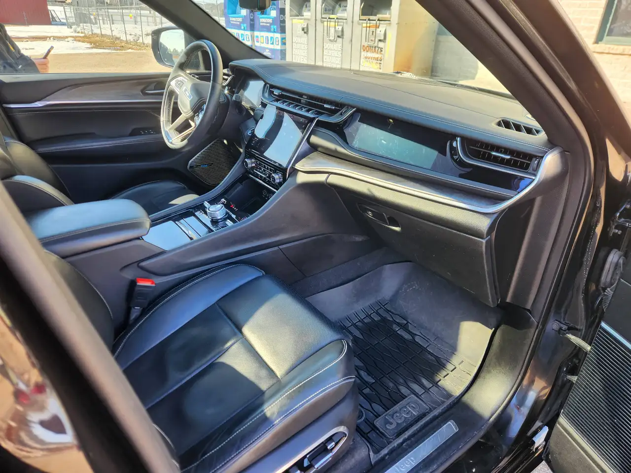 Jeep Grand Cherokee - Image 12