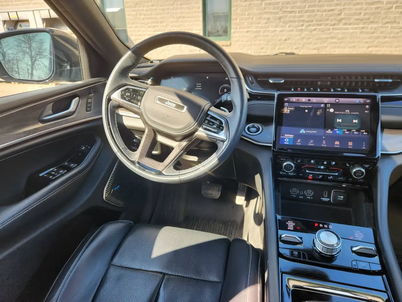 Jeep Grand Cherokee - Image 23