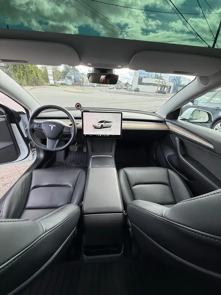 Tesla Model 3 - Image 6