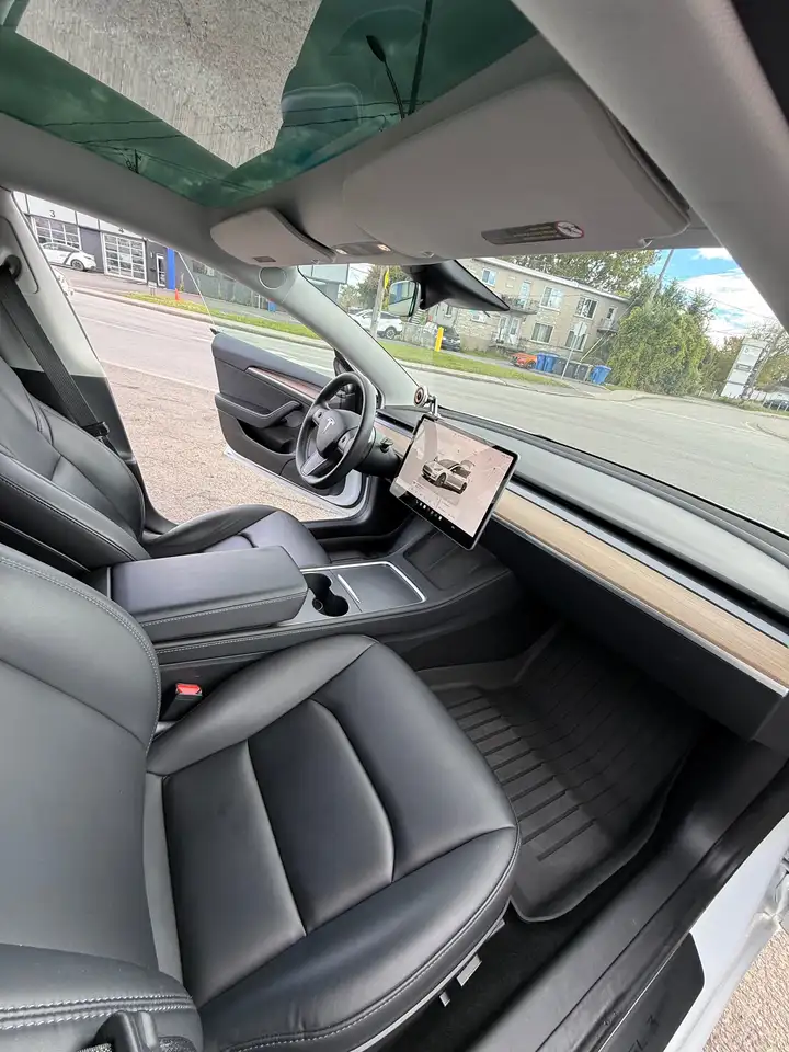 Tesla Model 3 - Image 8