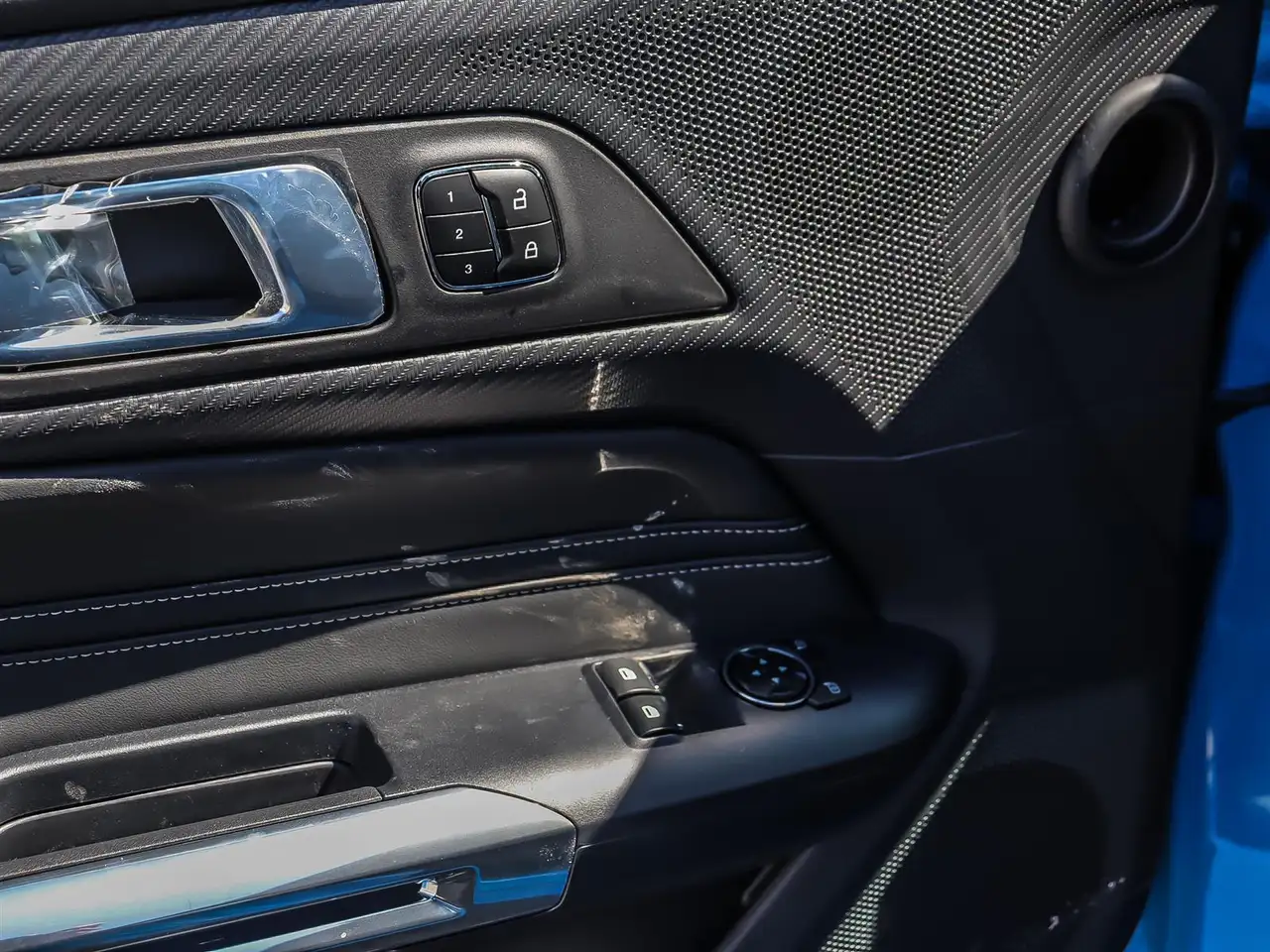 Ford Mustang - Image 6