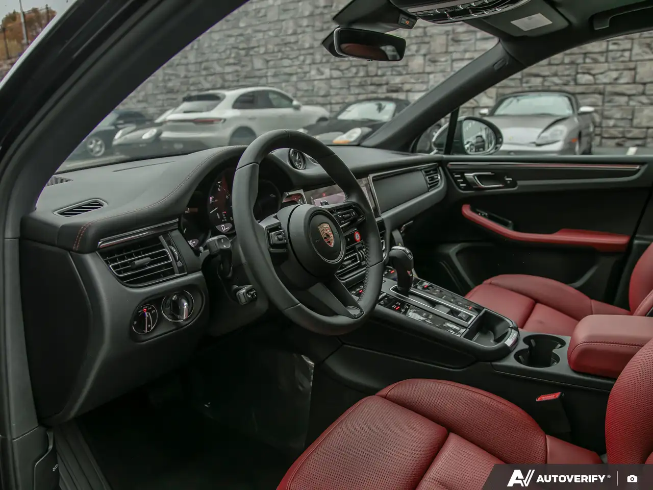 Porsche Macan - Image 10