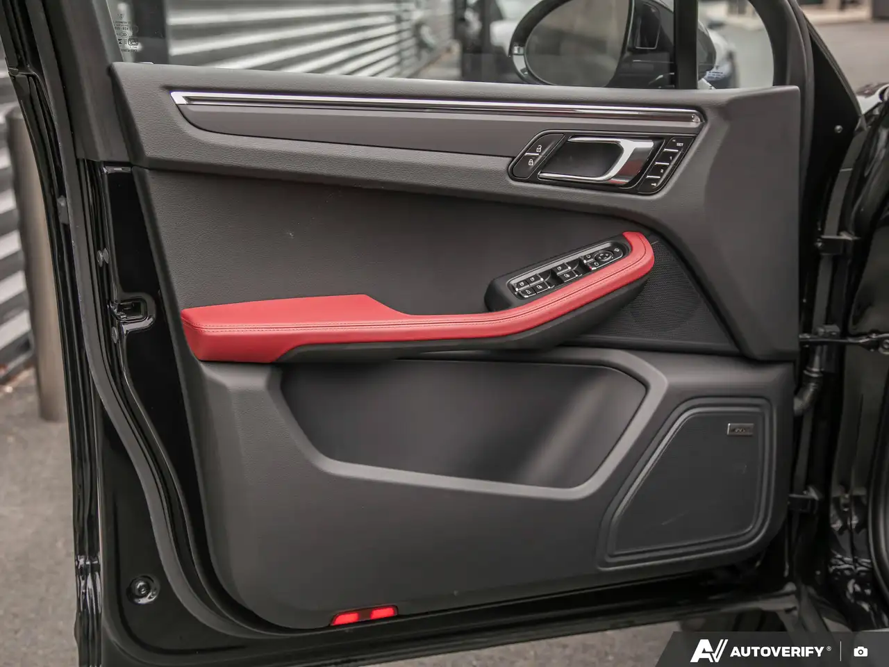 Porsche Macan - Image 32