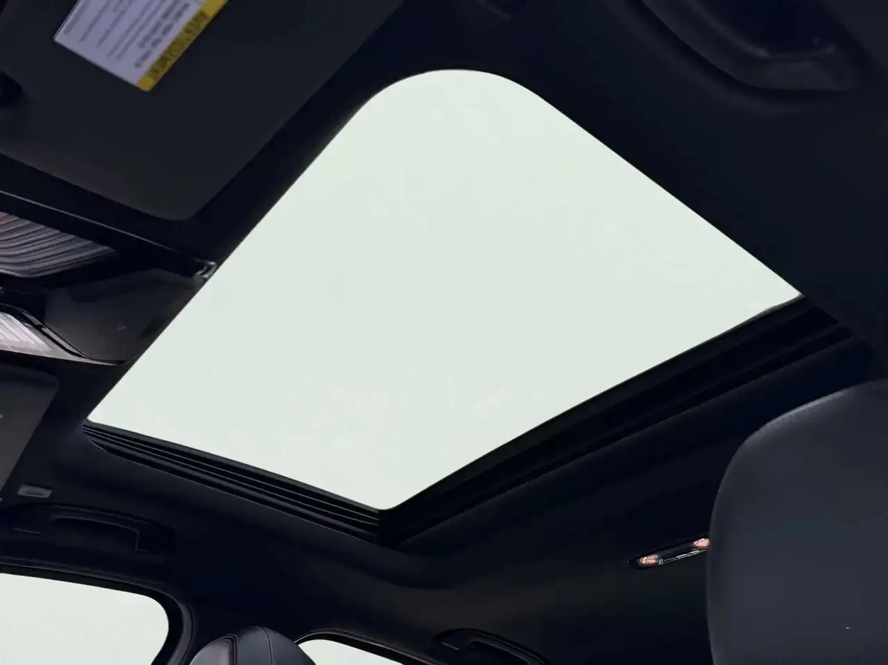 BMW 3 Series - Image 11