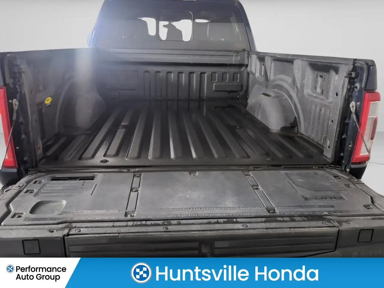 Ford F-150 - Image 9