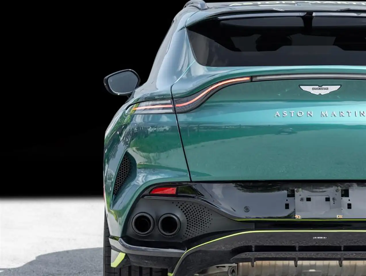 Aston Martin DBX - Image 9