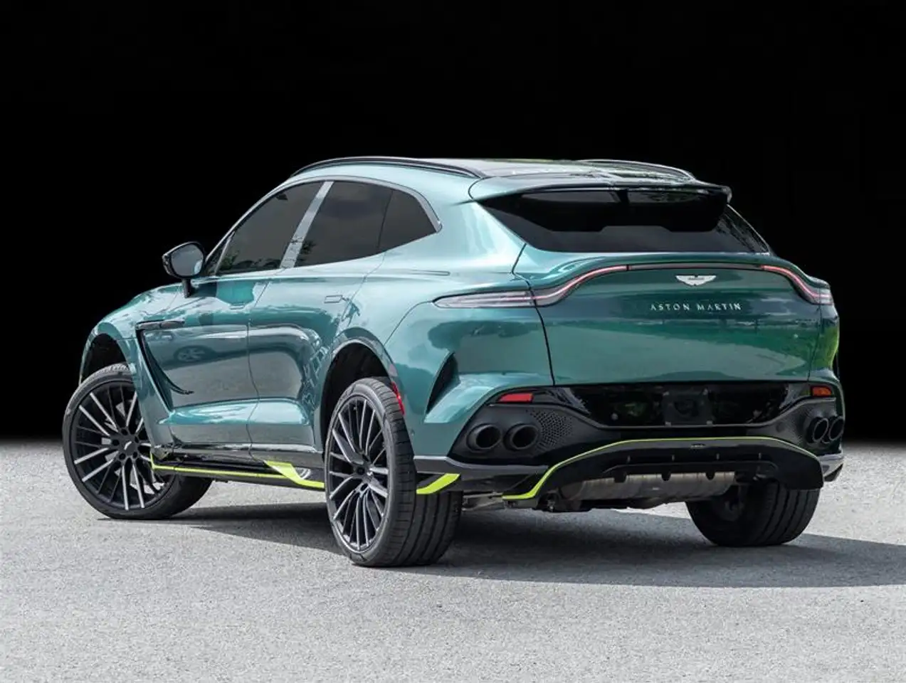 Aston Martin DBX - Image 5