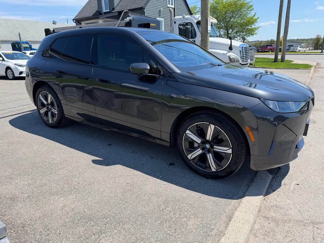 BMW iX - Image 3