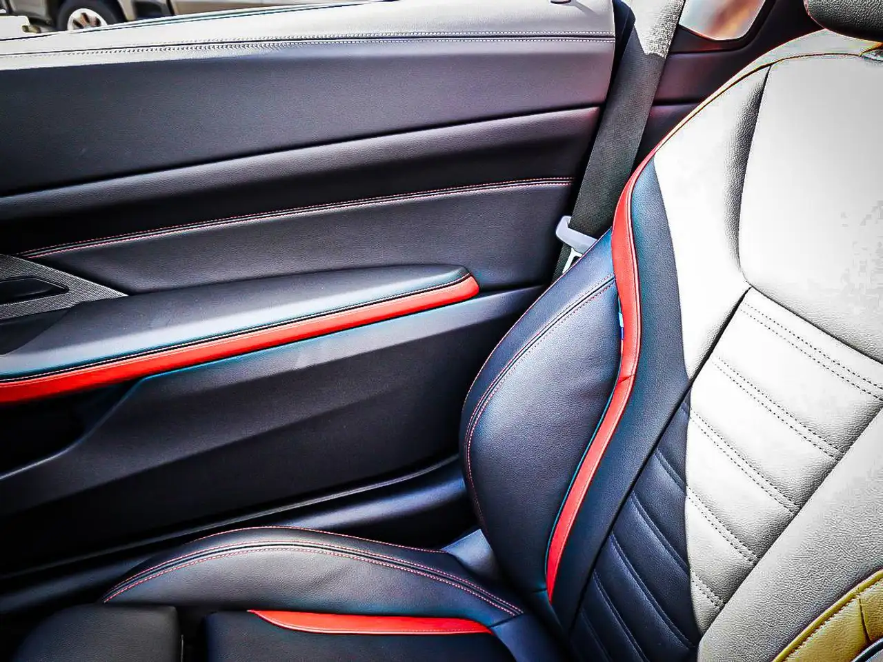 BMW 4 Series - Image 28