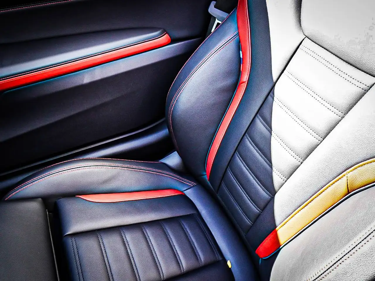 BMW 4 Series - Image 27
