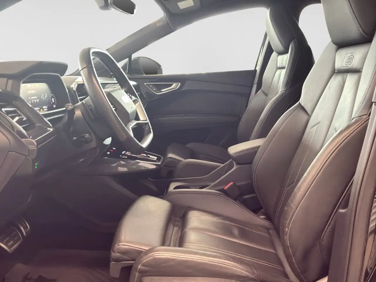 Audi Q4 e-tron - Image 10
