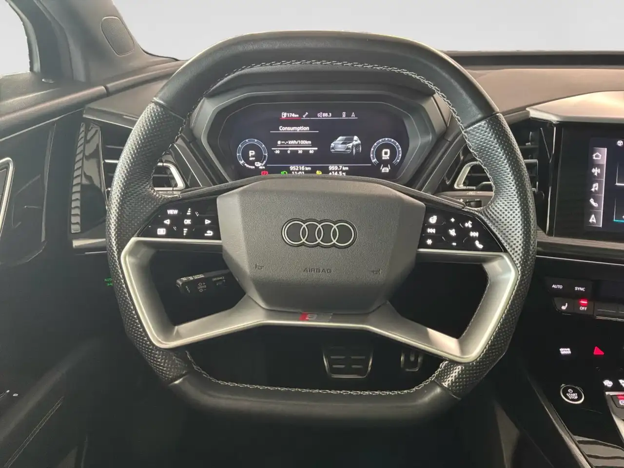 Audi Q4 e-tron - Image 11
