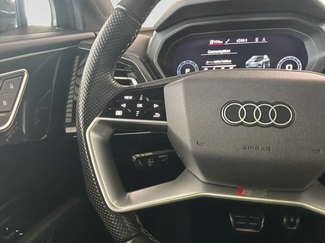 Audi Q4 e-tron - Image 14