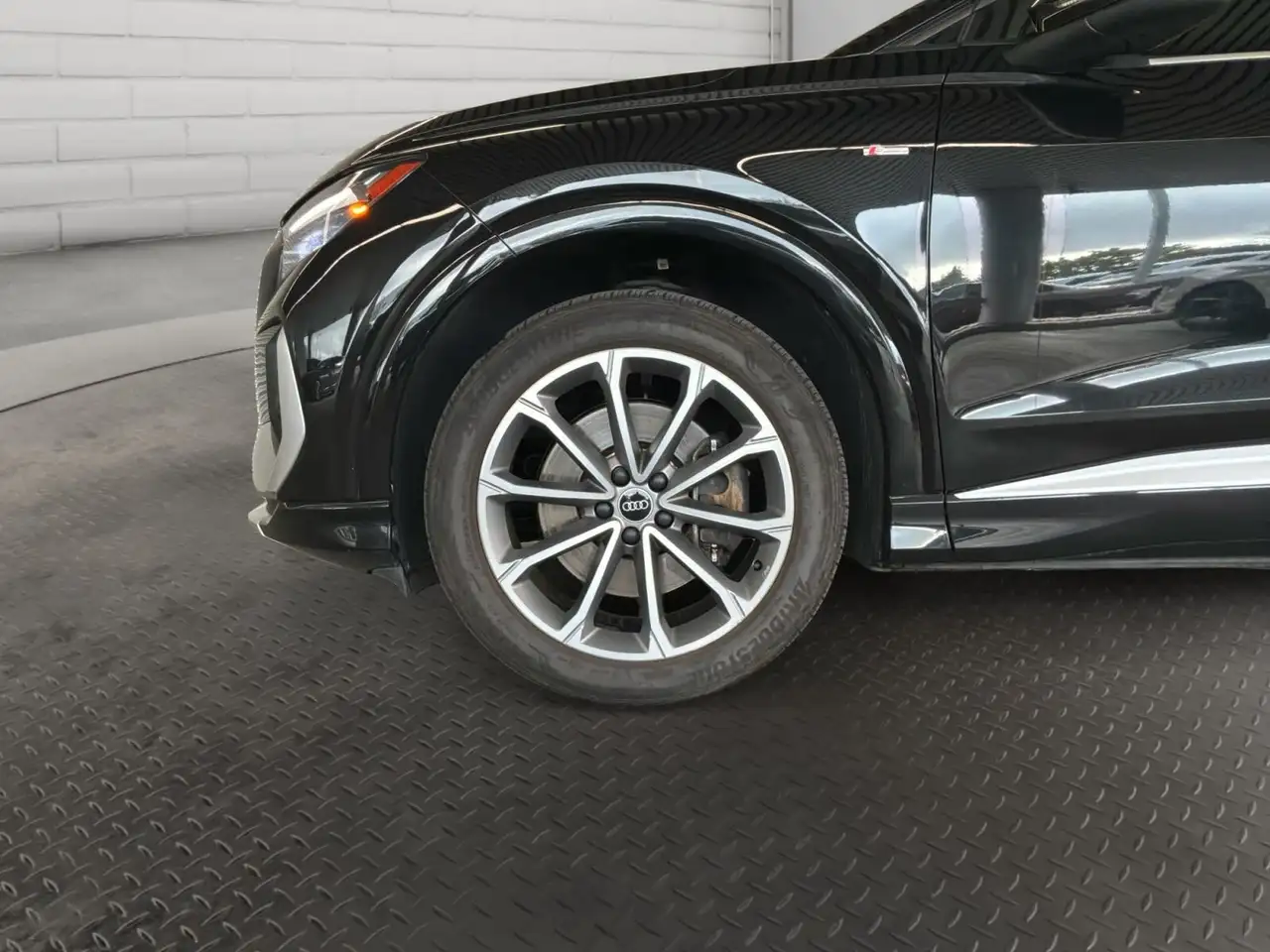 Audi Q4 e-tron - Image 9