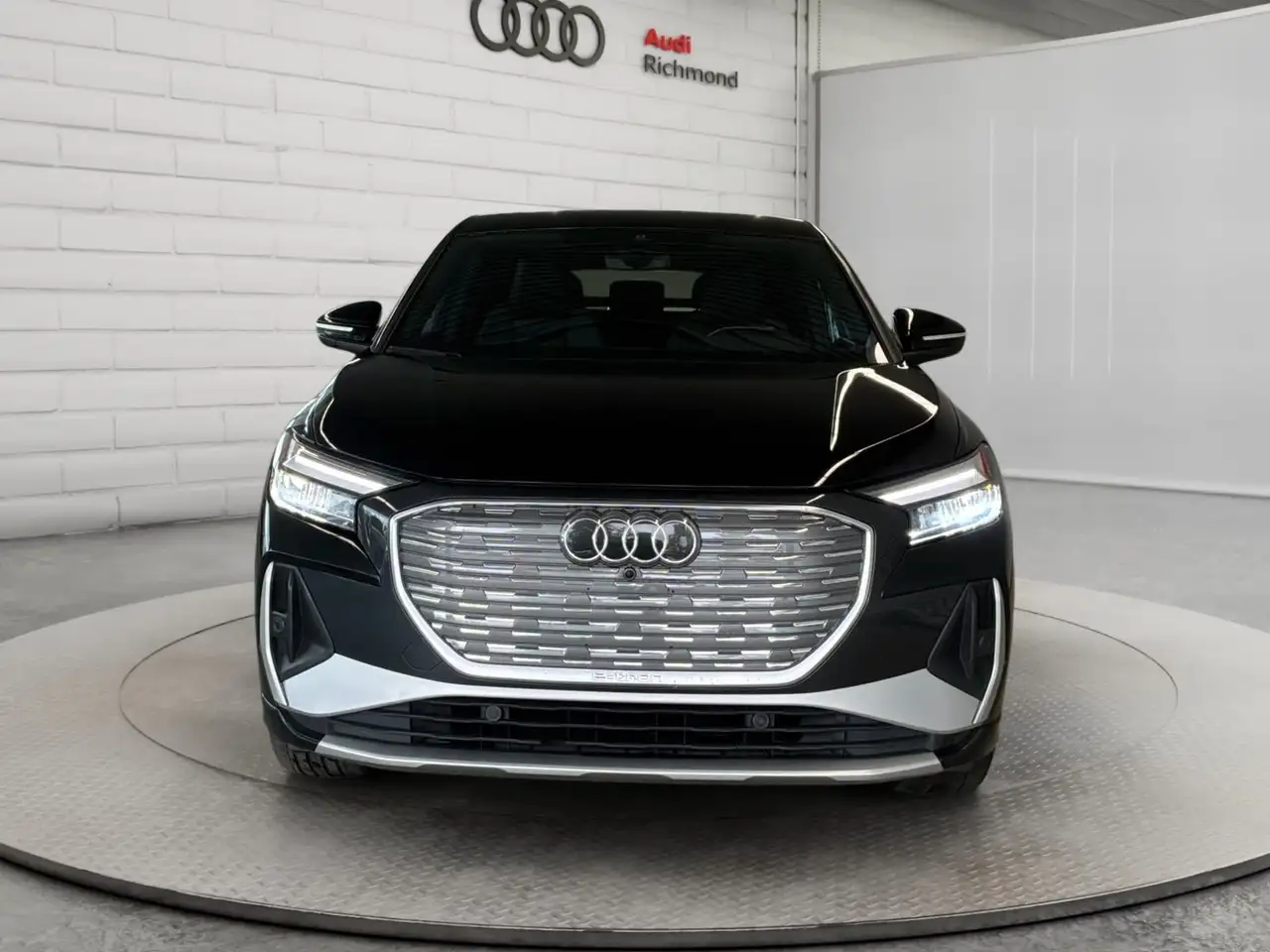 Audi Q4 e-tron - Image 2