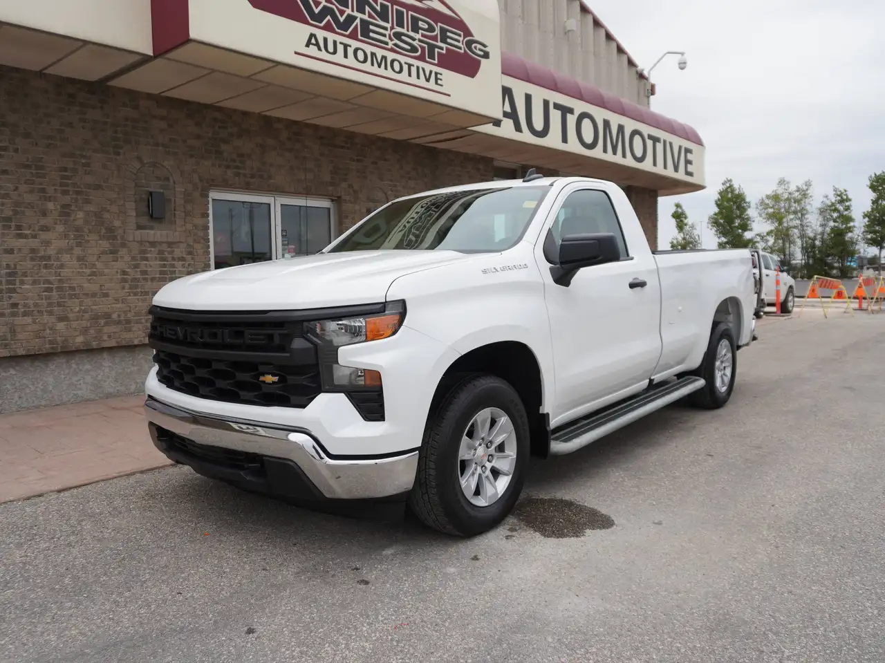Chevrolet Silverado 1500 - Image 3