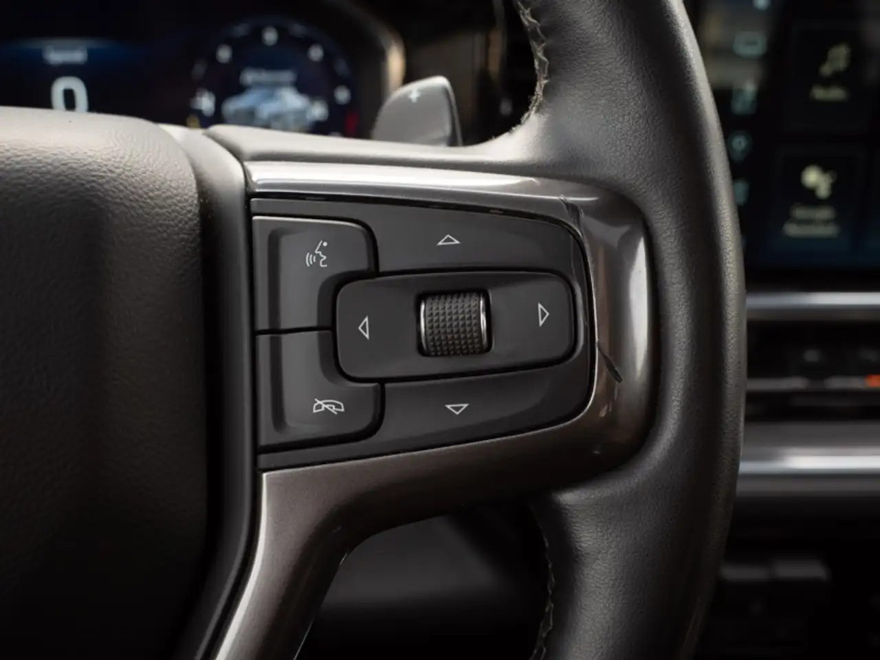 Chevrolet Silverado 1500 - Image 20