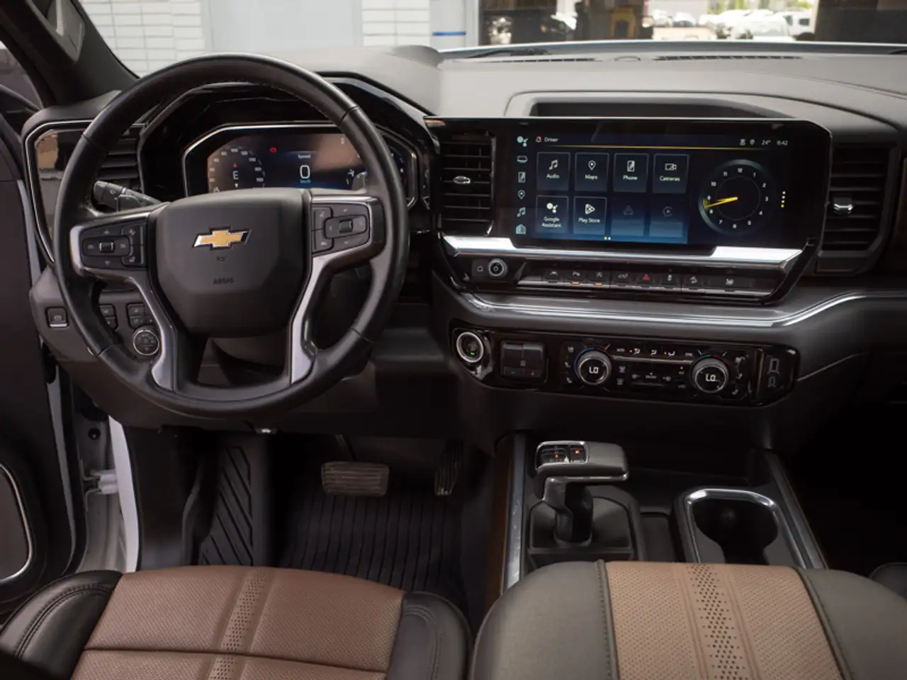 Chevrolet Silverado 1500 - Image 16