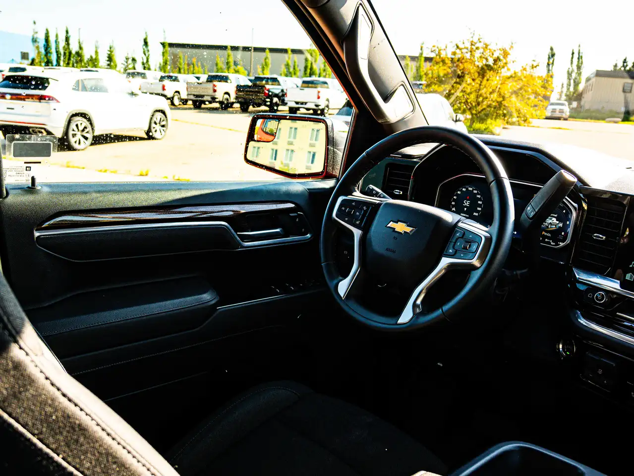 Chevrolet Silverado 1500 - Image 29