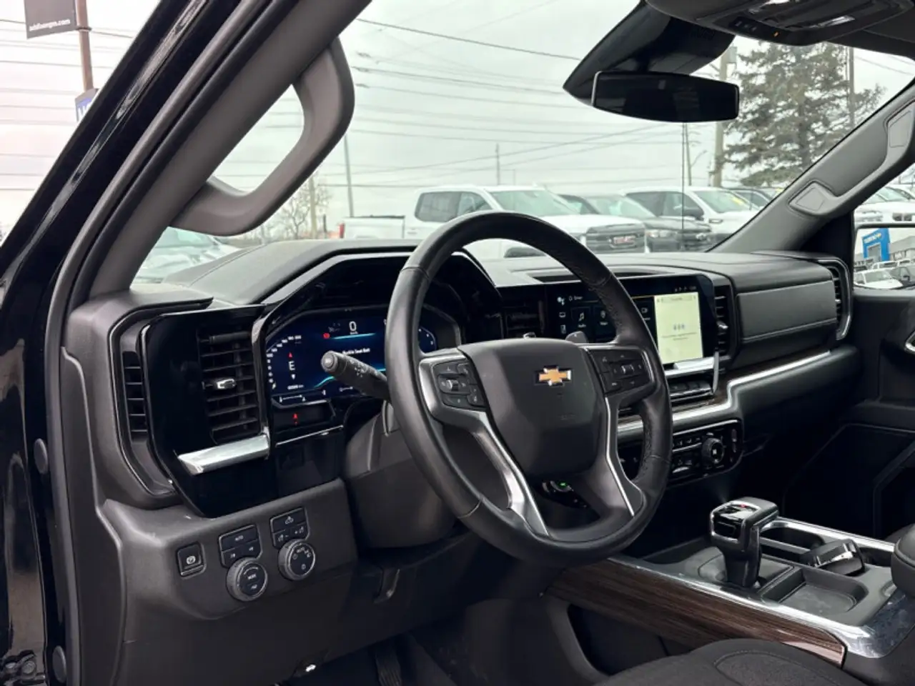Chevrolet Silverado 1500 - Image 15