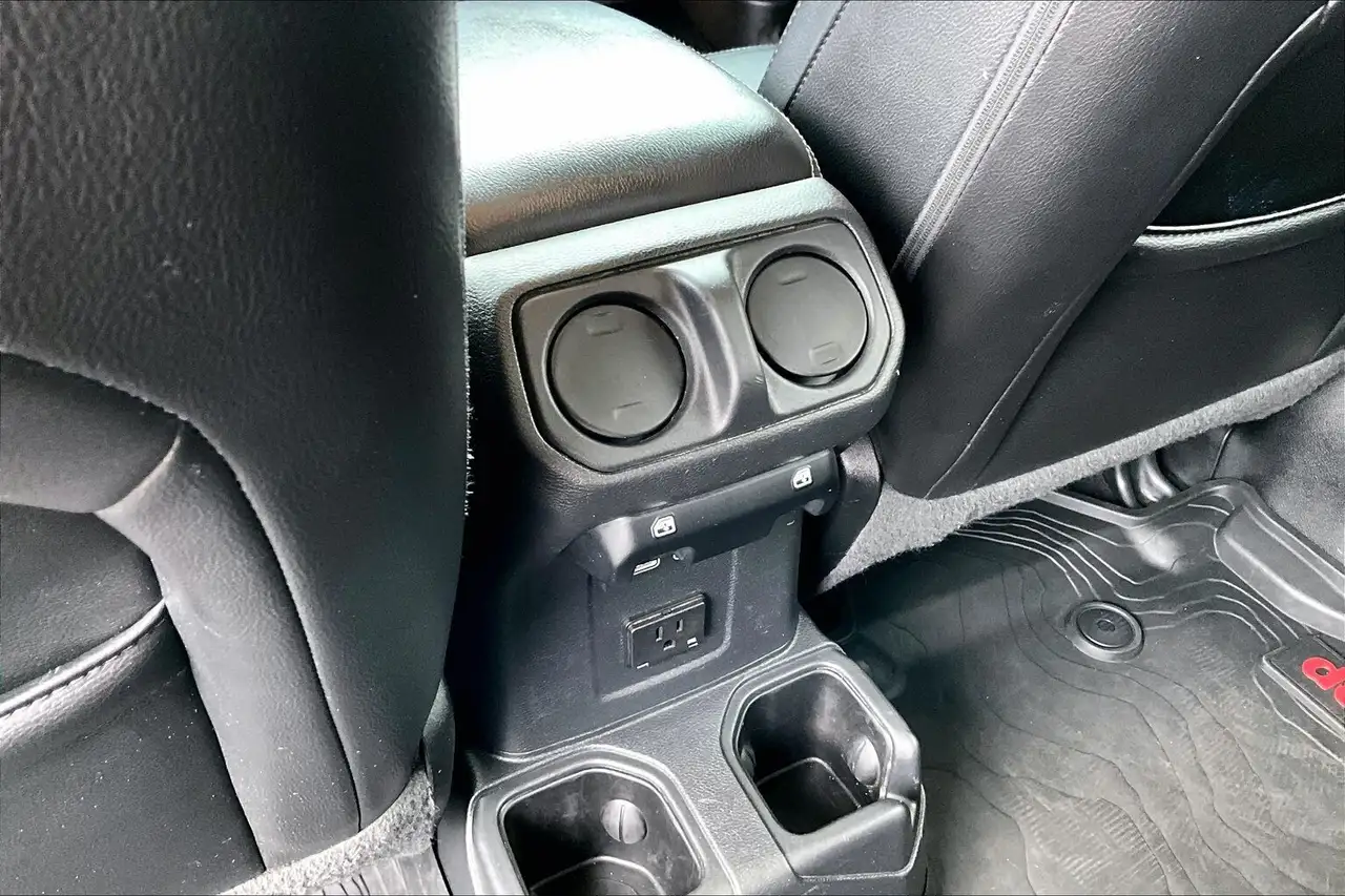 Jeep Gladiator - Image 23