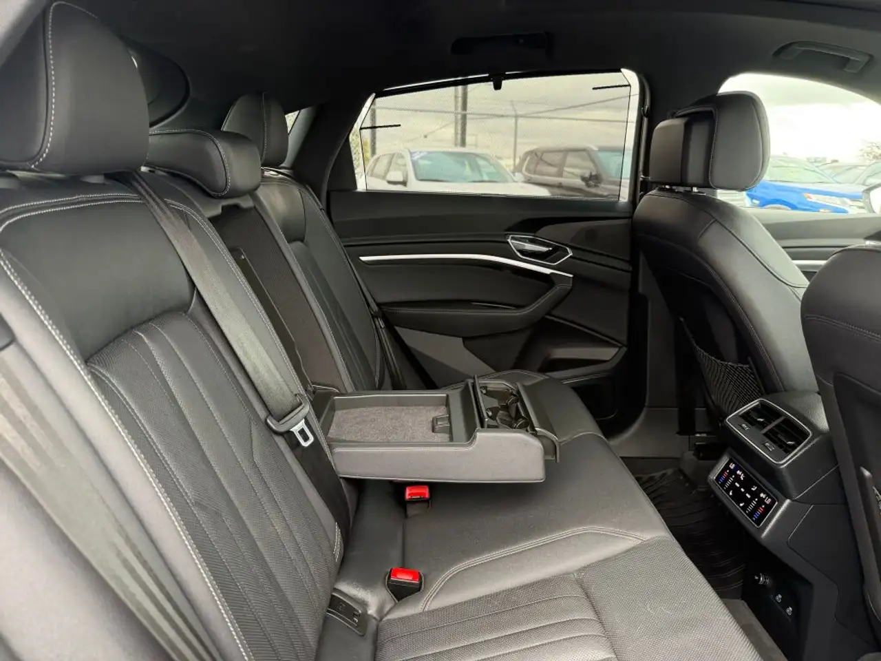 Audi e-tron - Image 23