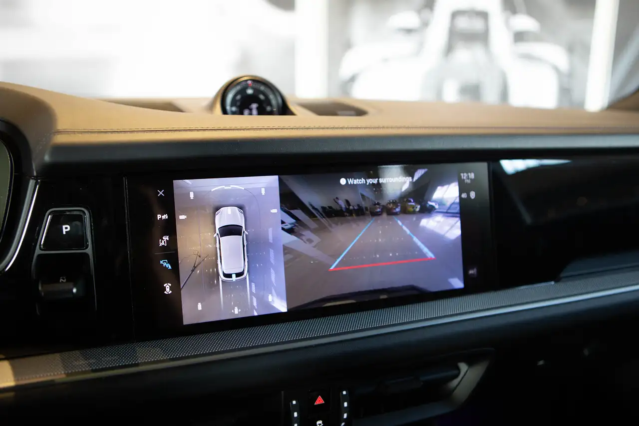Porsche Cayenne - Image 17