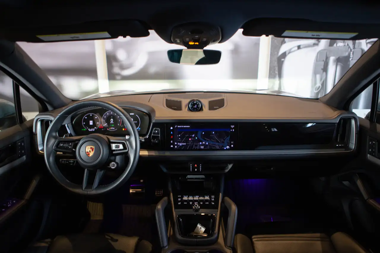 Porsche Cayenne - Image 8