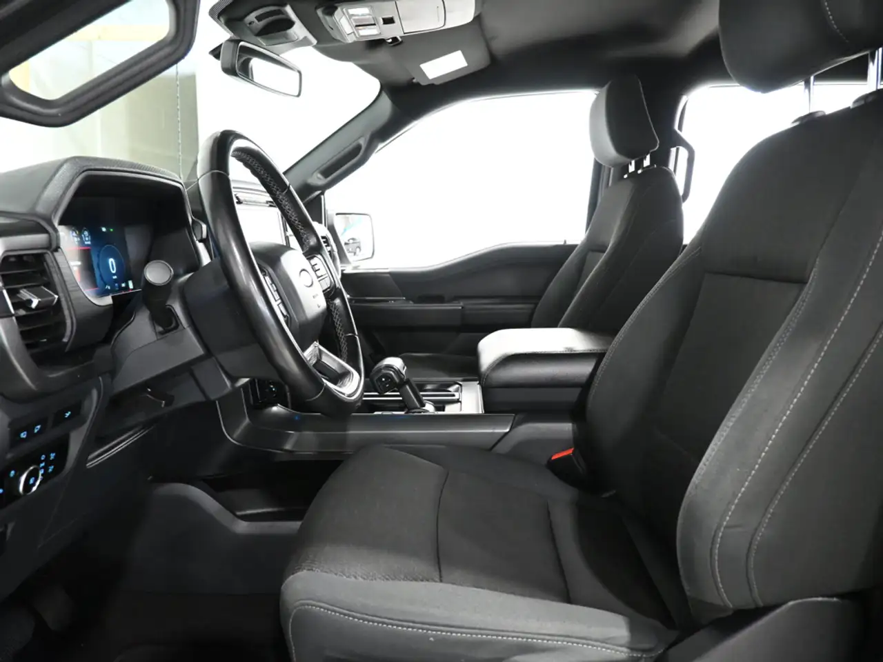 Ford F-150 - Image 23