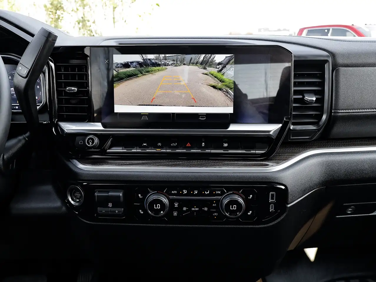 Chevrolet Silverado 1500 - Image 25