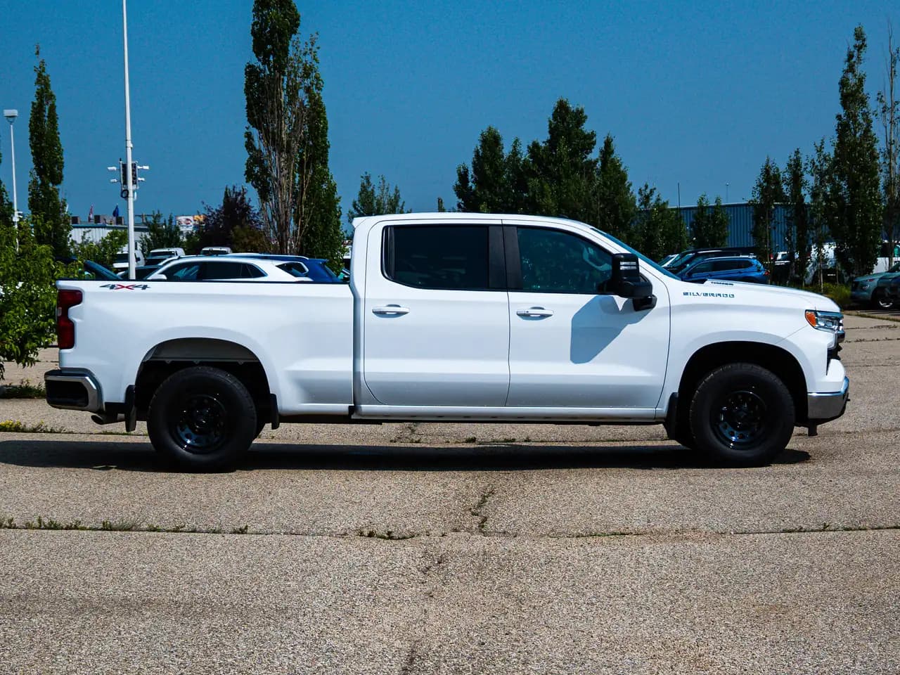 Chevrolet Silverado 1500 - Image 14