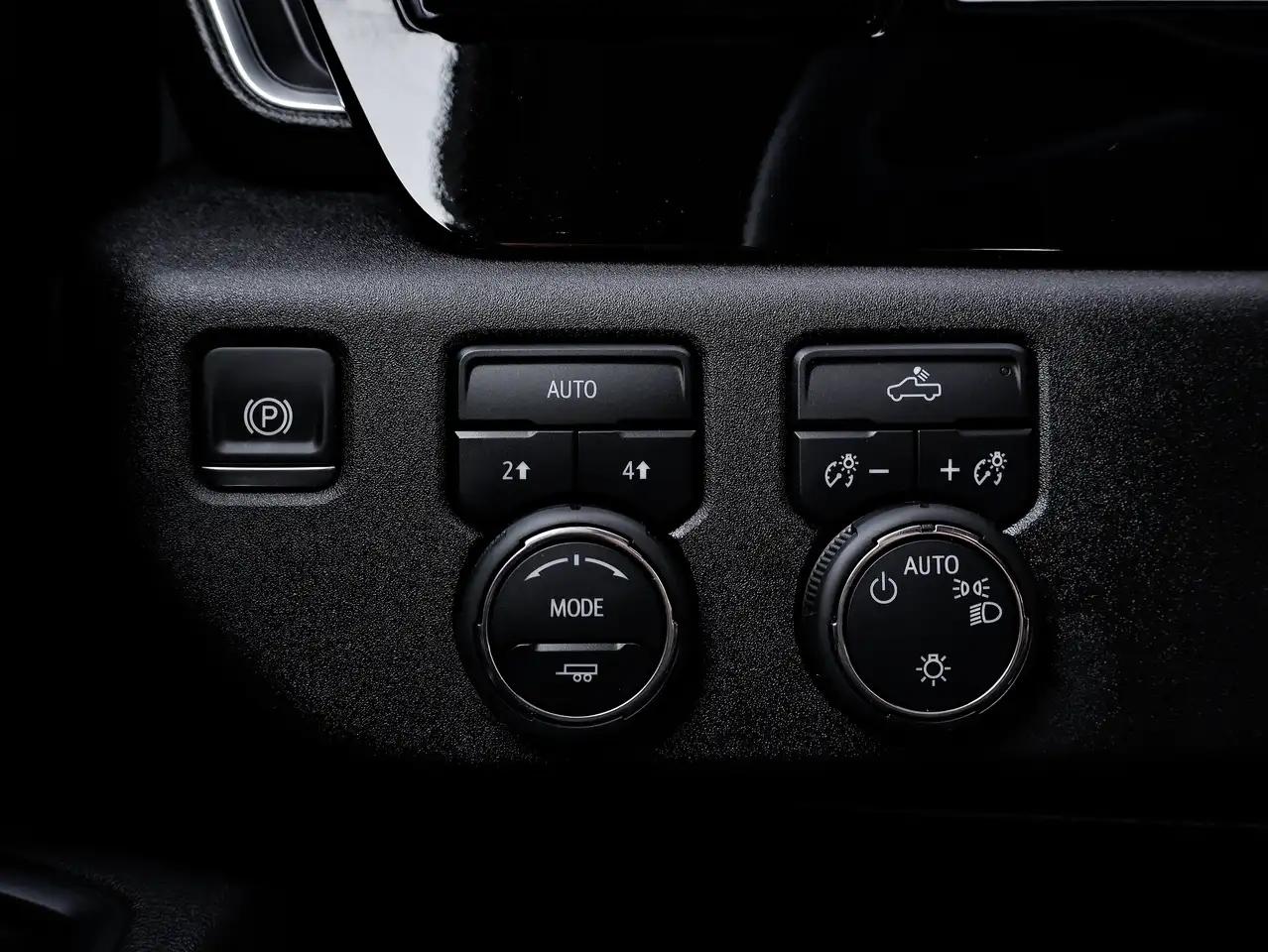 Chevrolet Silverado 1500 - Image 18