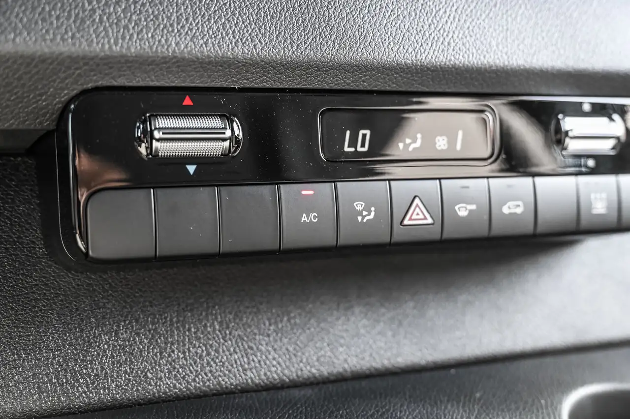 Mercedes-Benz Sprinter 2500 - Image 13