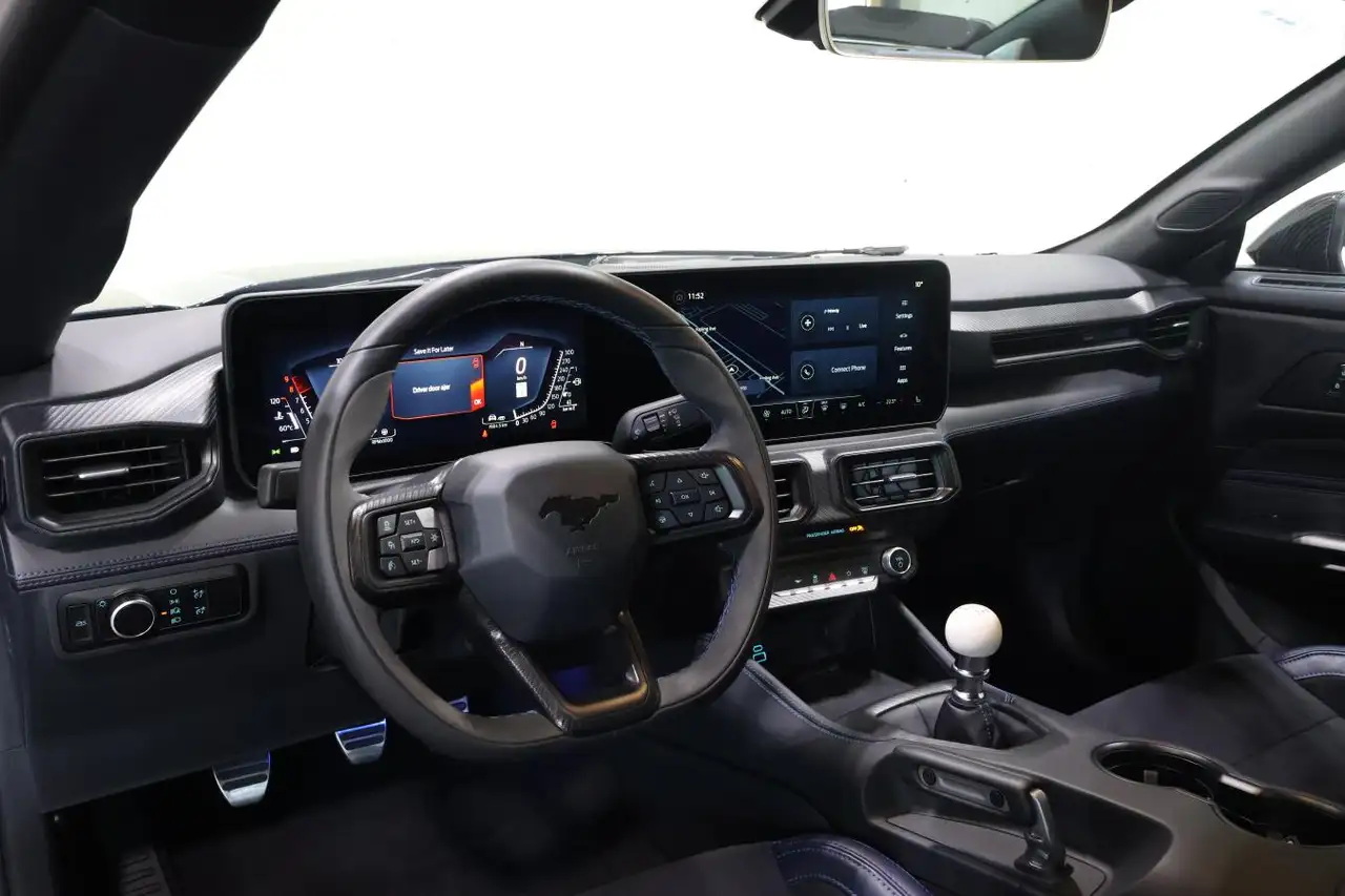 Ford Mustang - Image 17