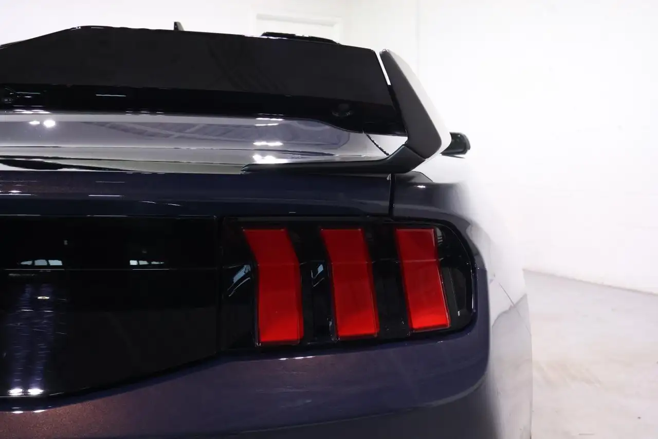 Ford Mustang - Image 13