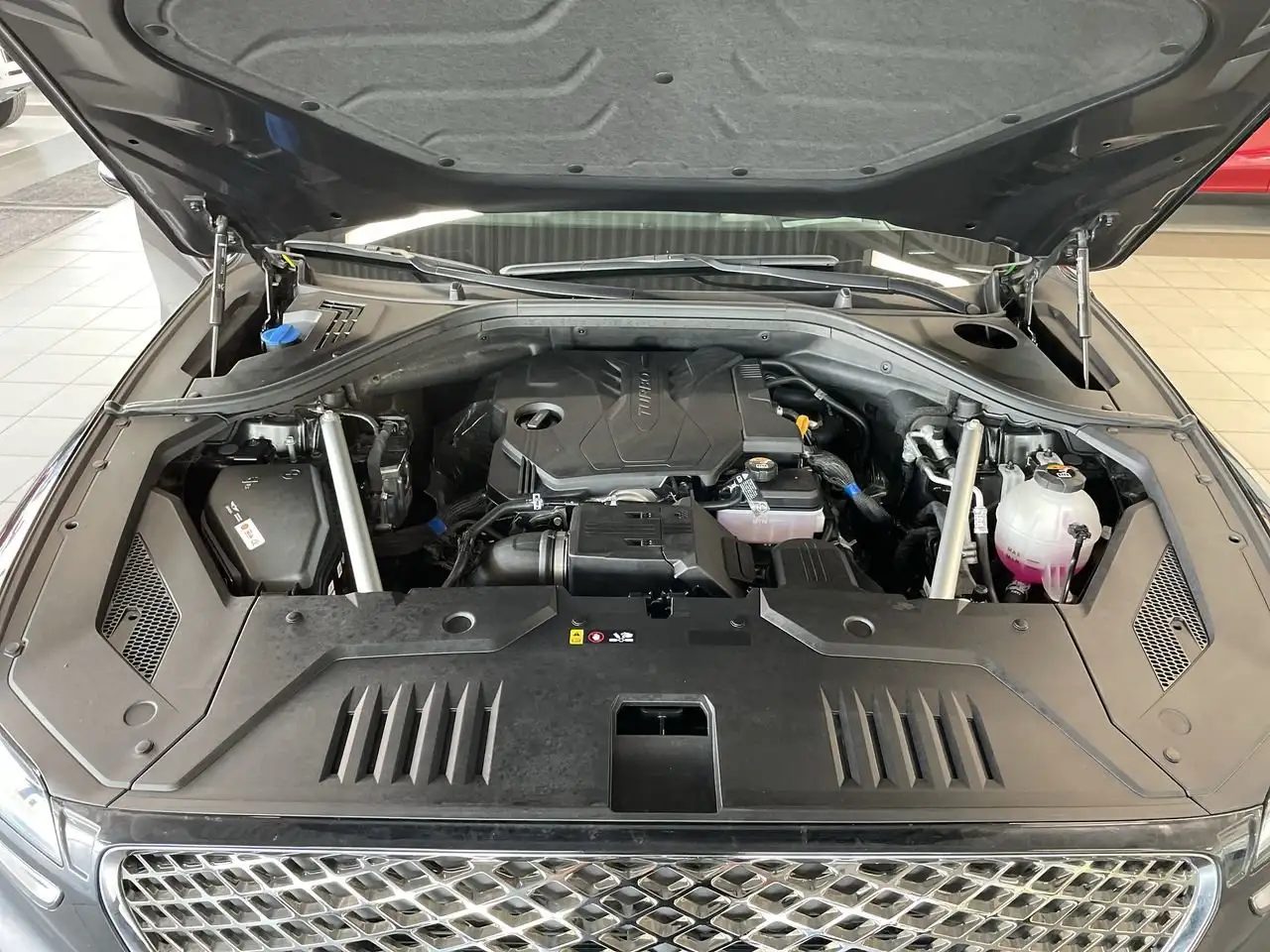 Genesis GV70 - Image 34