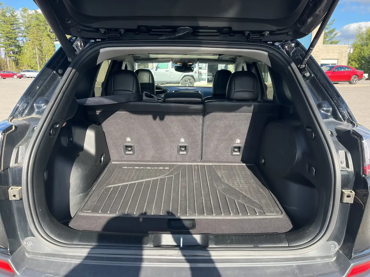 Jeep Cherokee - Image 24