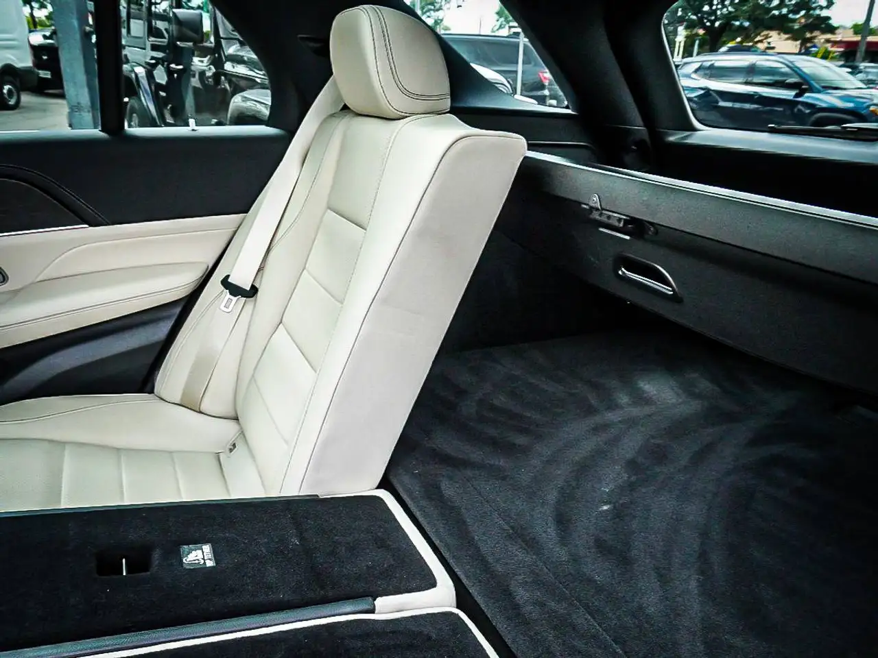 Mercedes-Benz GLE - Image 19